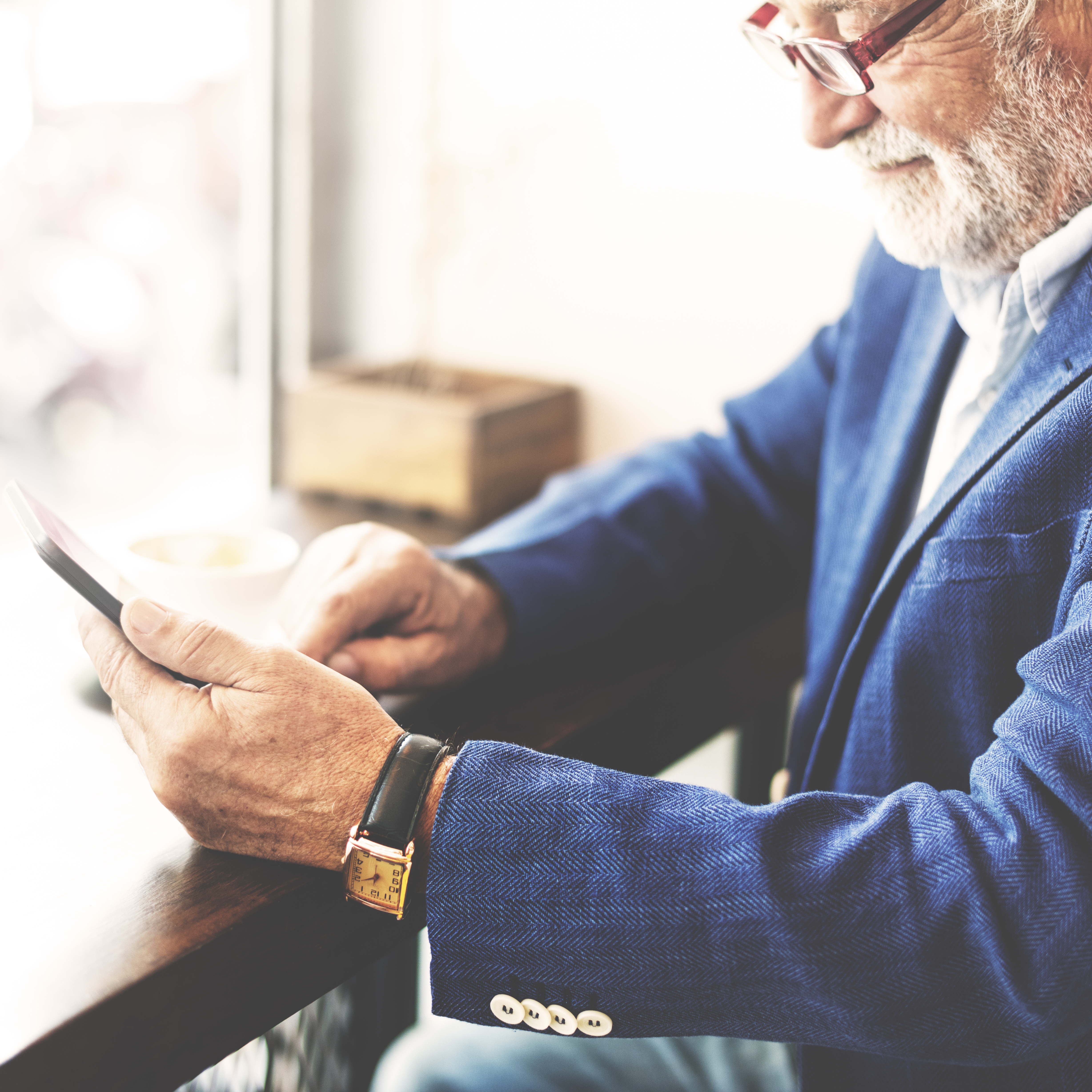 Transfórmate en tu gestor online: aprende a usar la banca, el comercio y la administración pública